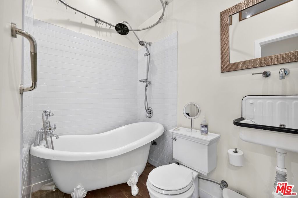 4412 Melbourne Avenue, Los Angeles, CA 90027