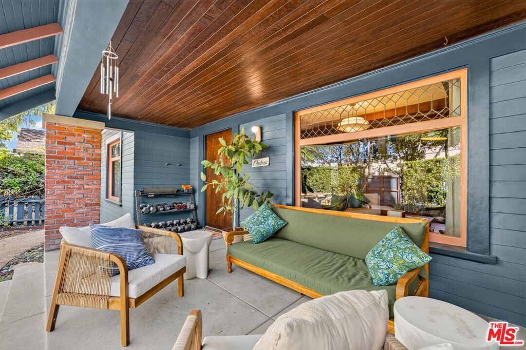 4412 Melbourne Avenue, Los Angeles, CA 90027