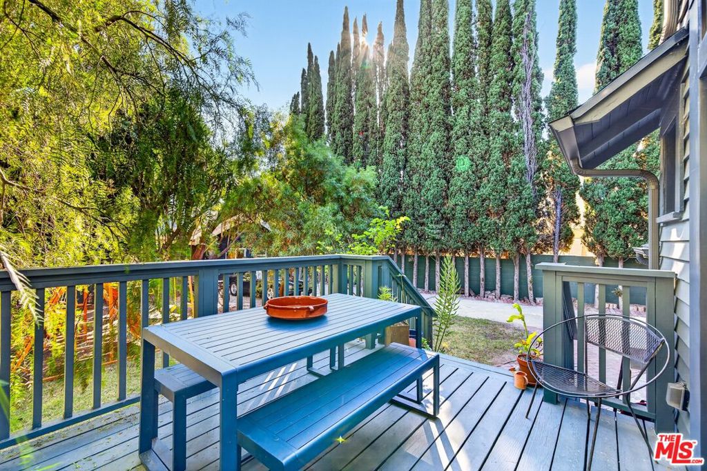 4412 Melbourne Avenue, Los Angeles, CA 90027