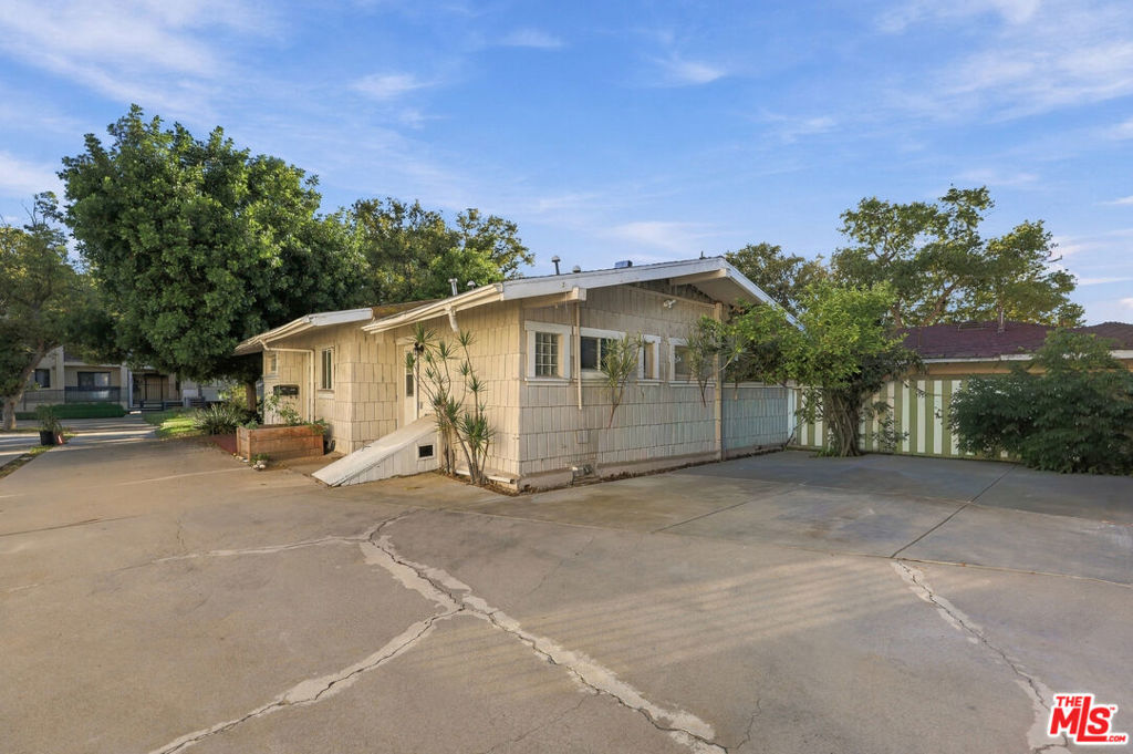 373 Myrtle Street, Glendale, CA 91203 373 Myrtle Street, Glendale, CA 91203