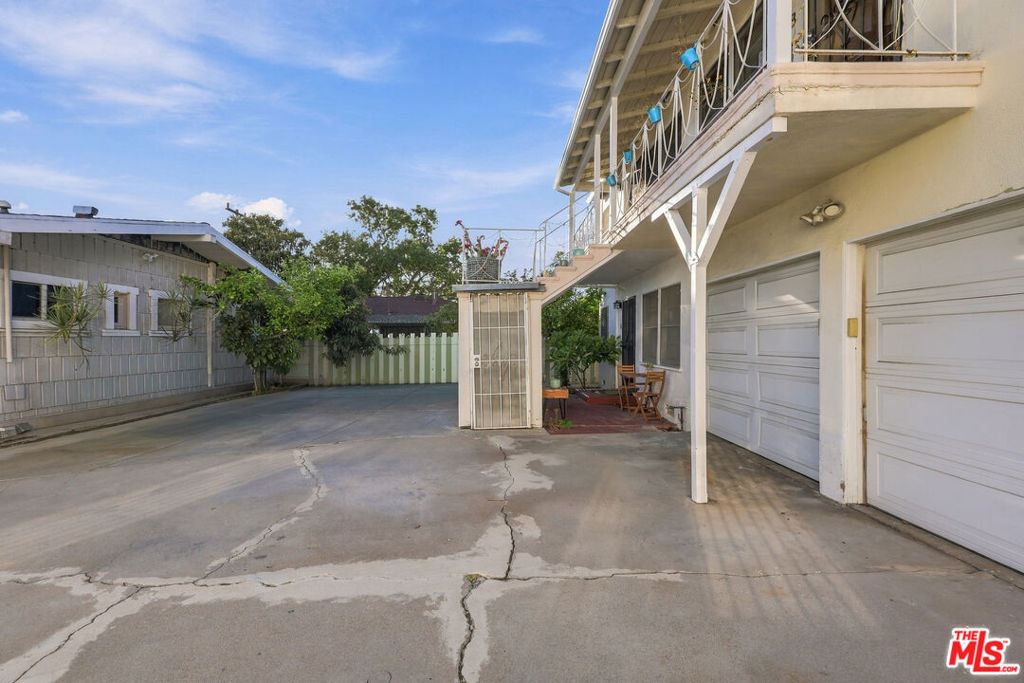 373 Myrtle Street, Glendale, CA 91203 373 Myrtle Street, Glendale, CA 91203
