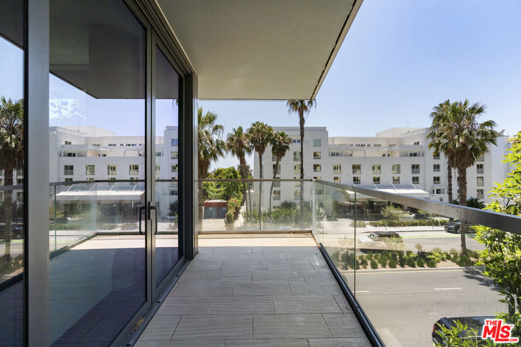 1755 Ocean Avenue, #410, Santa Monica, CA 90401