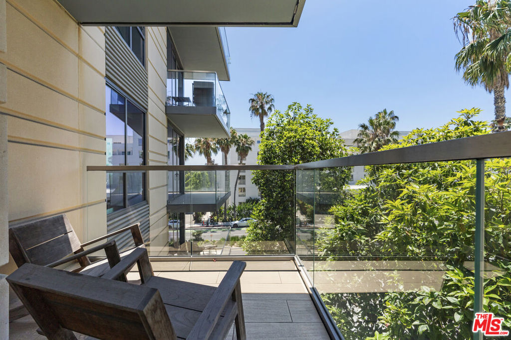 1755 Ocean Avenue, #410, Santa Monica, CA 90401