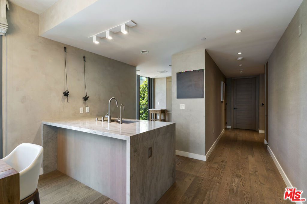 1755 Ocean Avenue, #410, Santa Monica, CA 90401