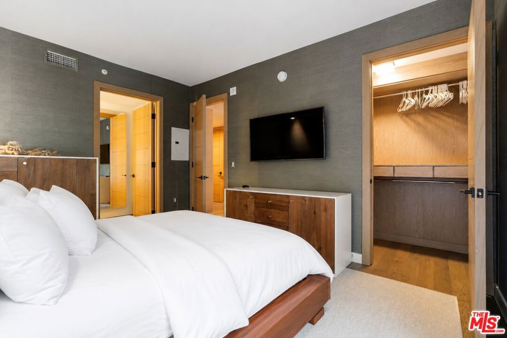1755 Ocean Avenue, #410, Santa Monica, CA 90401