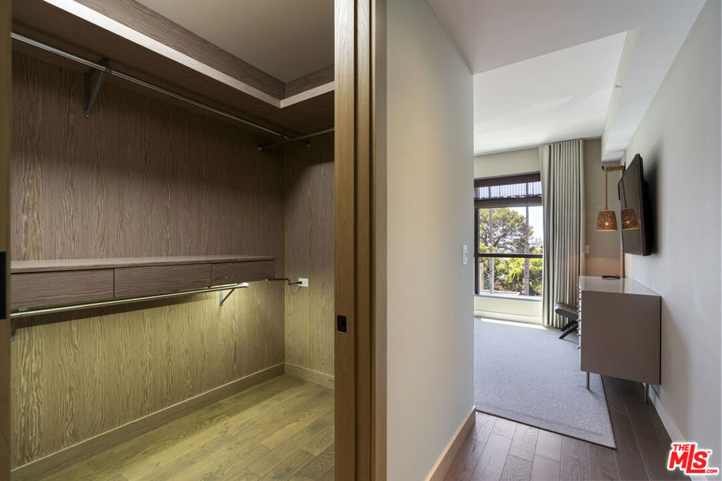 1755 Ocean Avenue, #410, Santa Monica, CA 90401