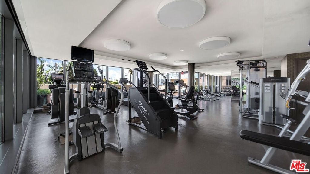 1755 Ocean Avenue, #410, Santa Monica, CA 90401