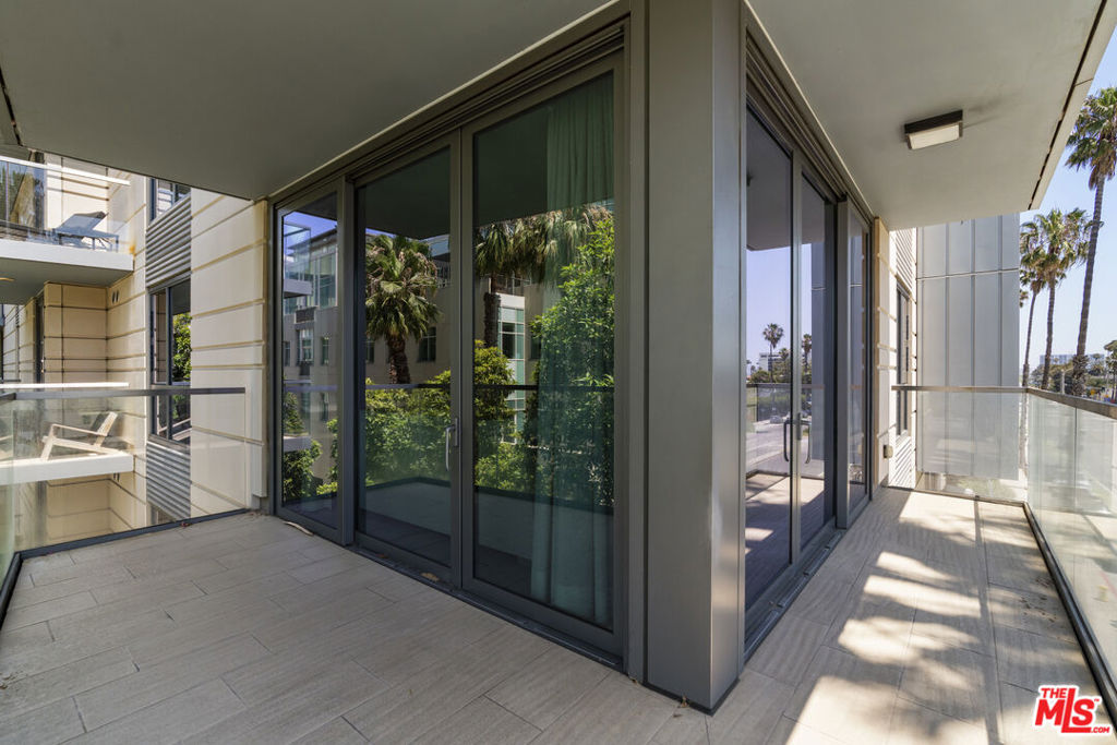 1755 Ocean Avenue, #410, Santa Monica, CA 90401