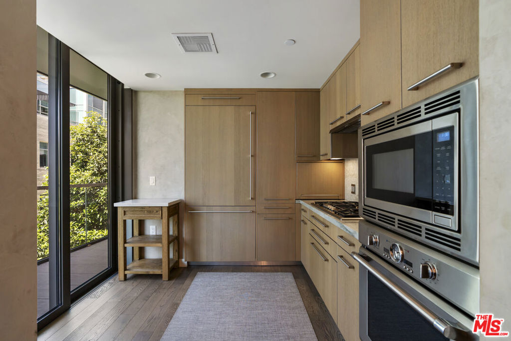 1755 Ocean Avenue, #410, Santa Monica, CA 90401