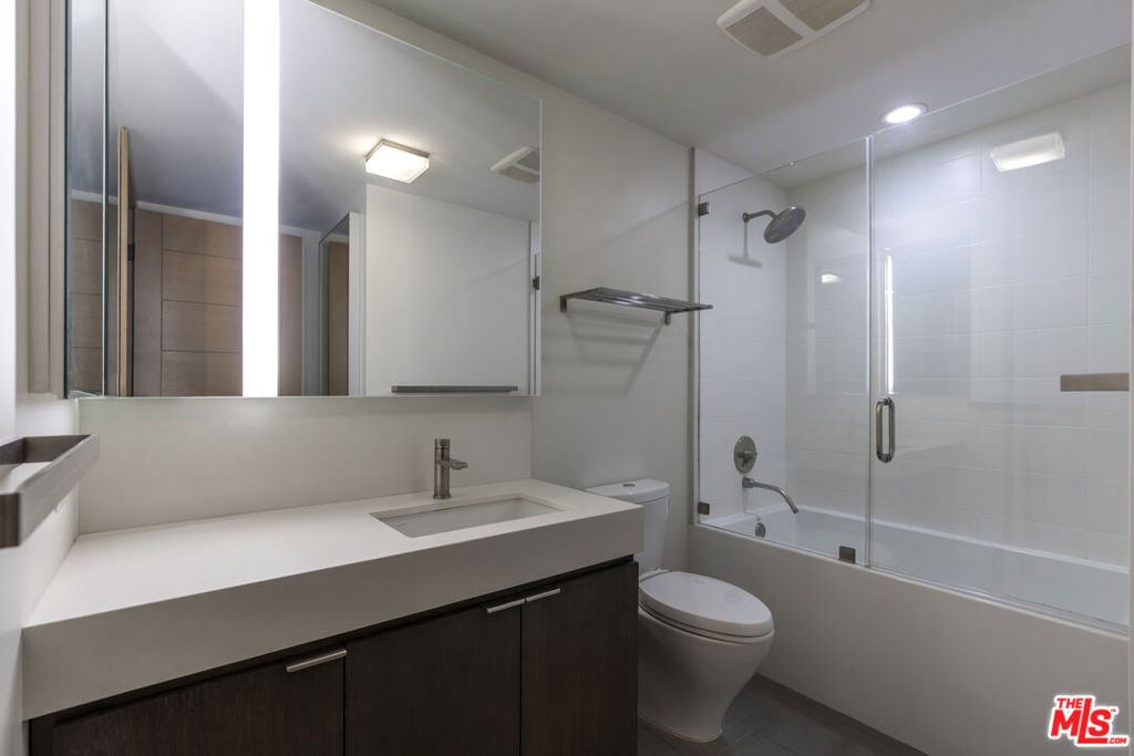 1755 Ocean Avenue, #410, Santa Monica, CA 90401