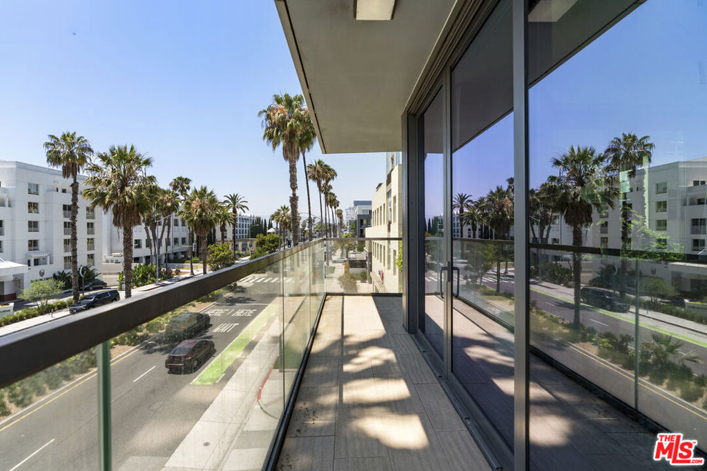 1755 Ocean Avenue, #410, Santa Monica, CA 90401