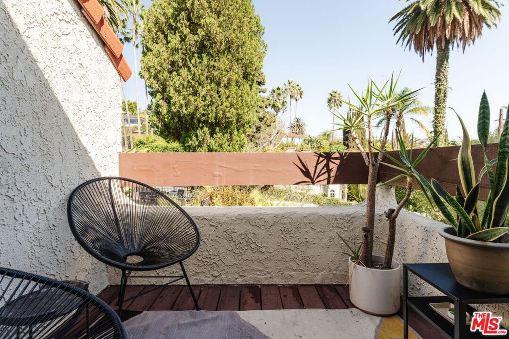1979 Grace Avenue, #2, Los Angeles, CA 90068
