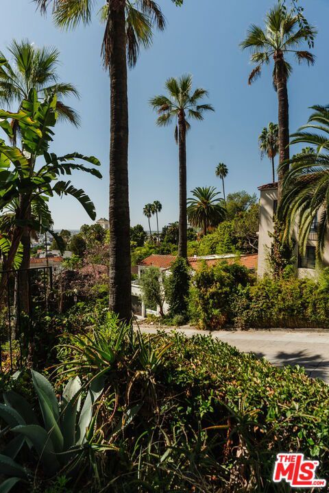 1979 Grace Avenue, #2, Los Angeles, CA 90068