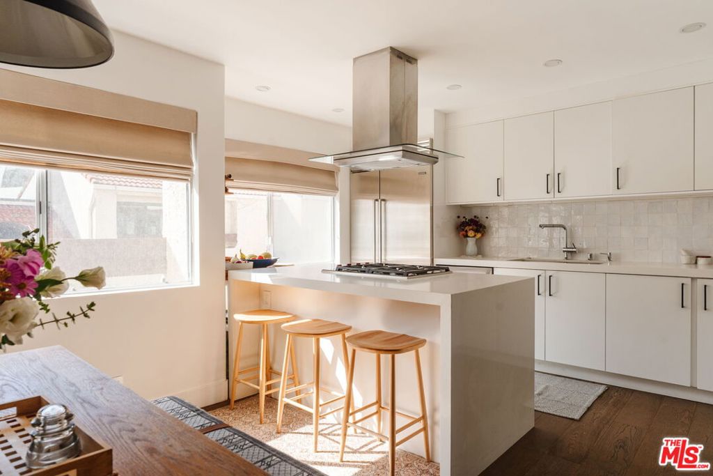 1979 Grace Avenue, #2, Los Angeles, CA 90068