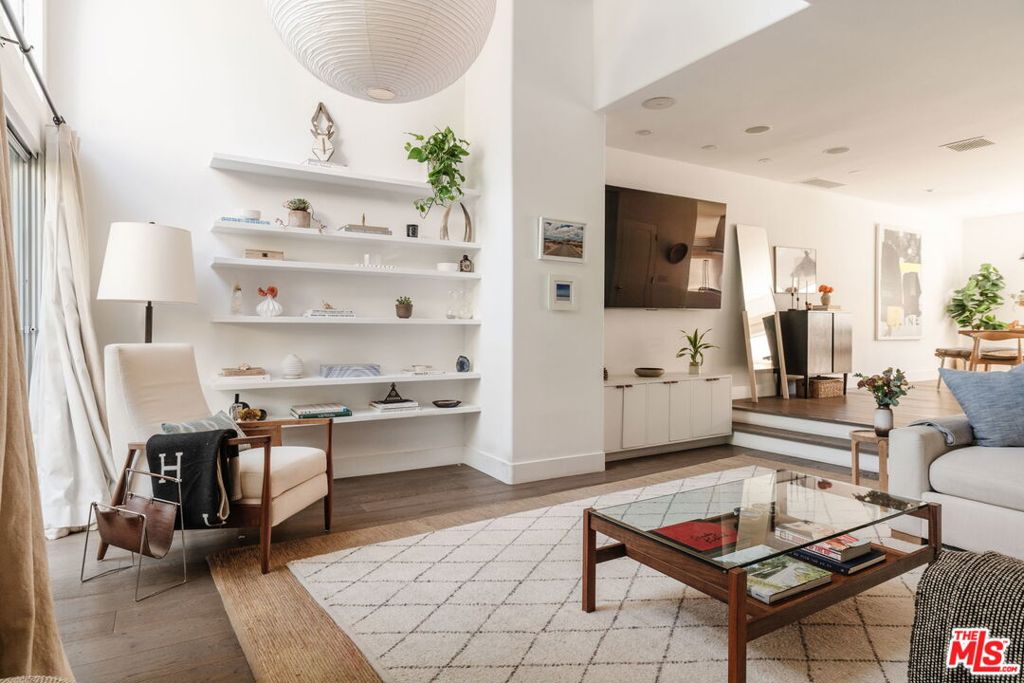 1979 Grace Avenue, #2, Los Angeles, CA 90068 1979 Grace Avenue, #2, Los Angeles, CA 90068