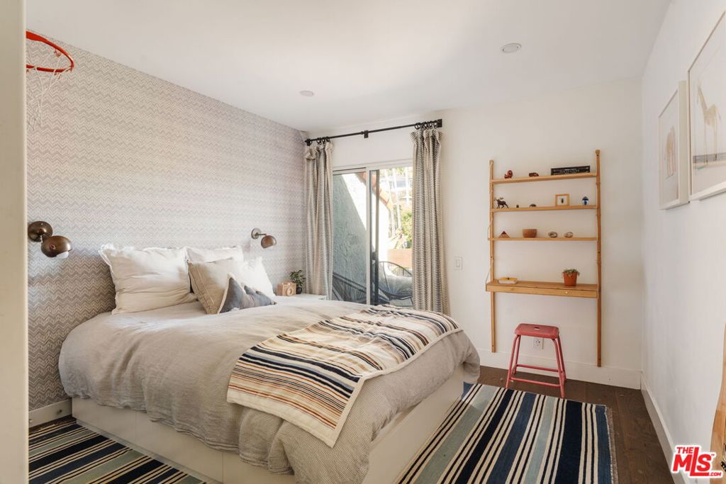 1979 Grace Avenue, #2, Los Angeles, CA 90068