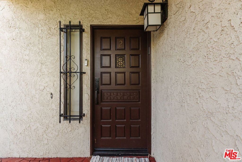 1979 Grace Avenue, #2, Los Angeles, CA 90068