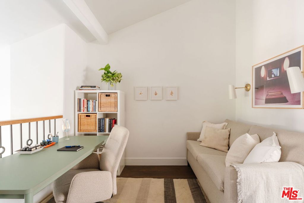 1979 Grace Avenue, #2, Los Angeles, CA 90068