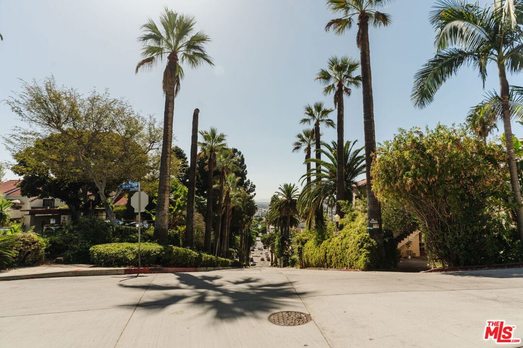 1979 Grace Avenue, #2, Los Angeles, CA 90068