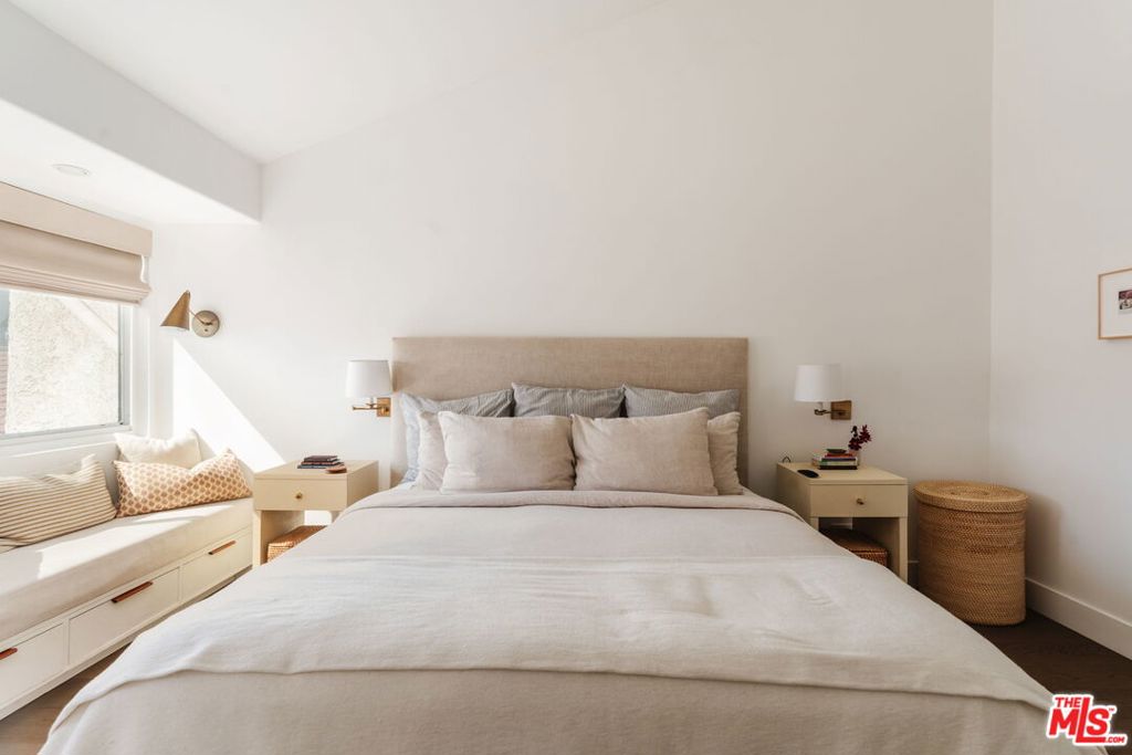 1979 Grace Avenue, #2, Los Angeles, CA 90068