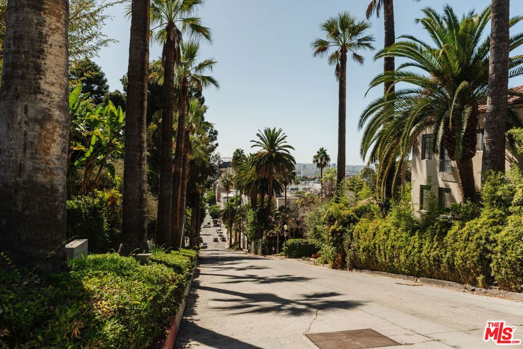 1979 Grace Avenue, #2, Los Angeles, CA 90068