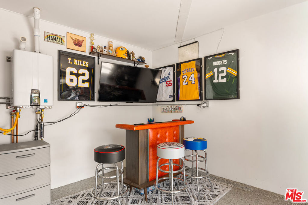 17109 Burton Street, Lake Balboa, CA 91406