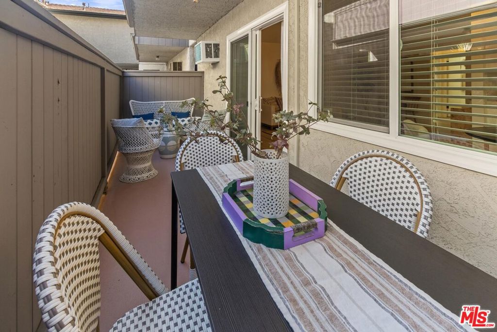 3325 Bagley Avenue, #105, Los Angeles, CA 90034