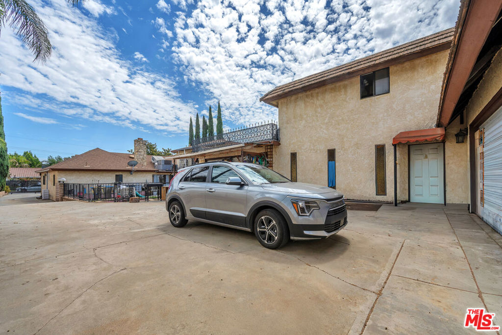 15623 Dorian Street, Sylmar, CA 91342