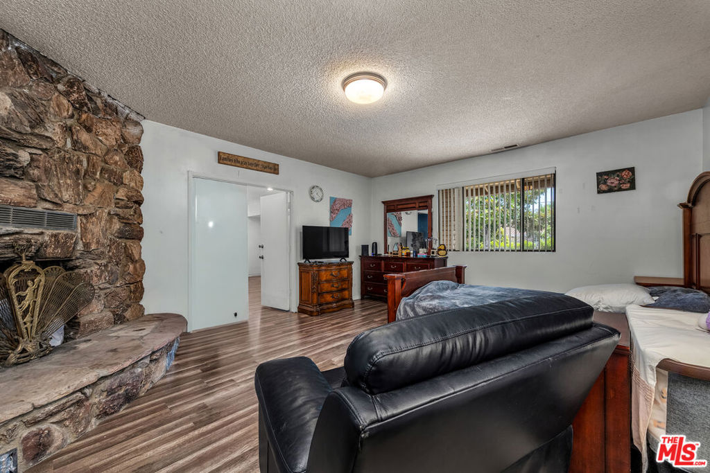 15623 Dorian Street, Sylmar, CA 91342