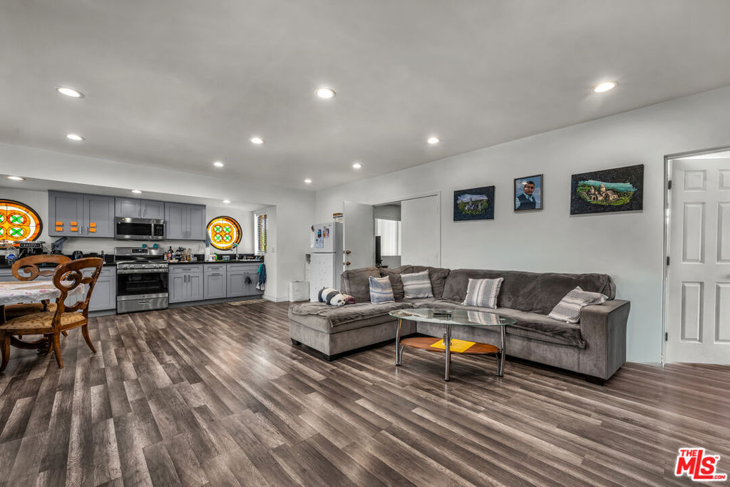 15623 Dorian Street, Sylmar, CA 91342 15623 Dorian Street, Sylmar, CA 91342