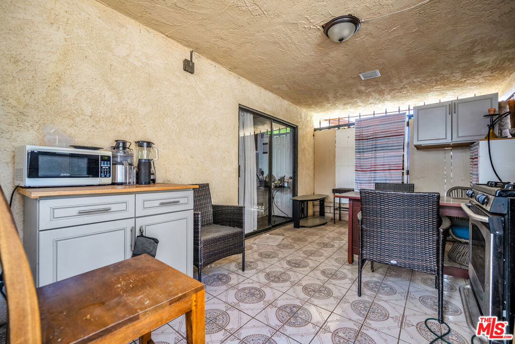 15623 Dorian Street, Sylmar, CA 91342