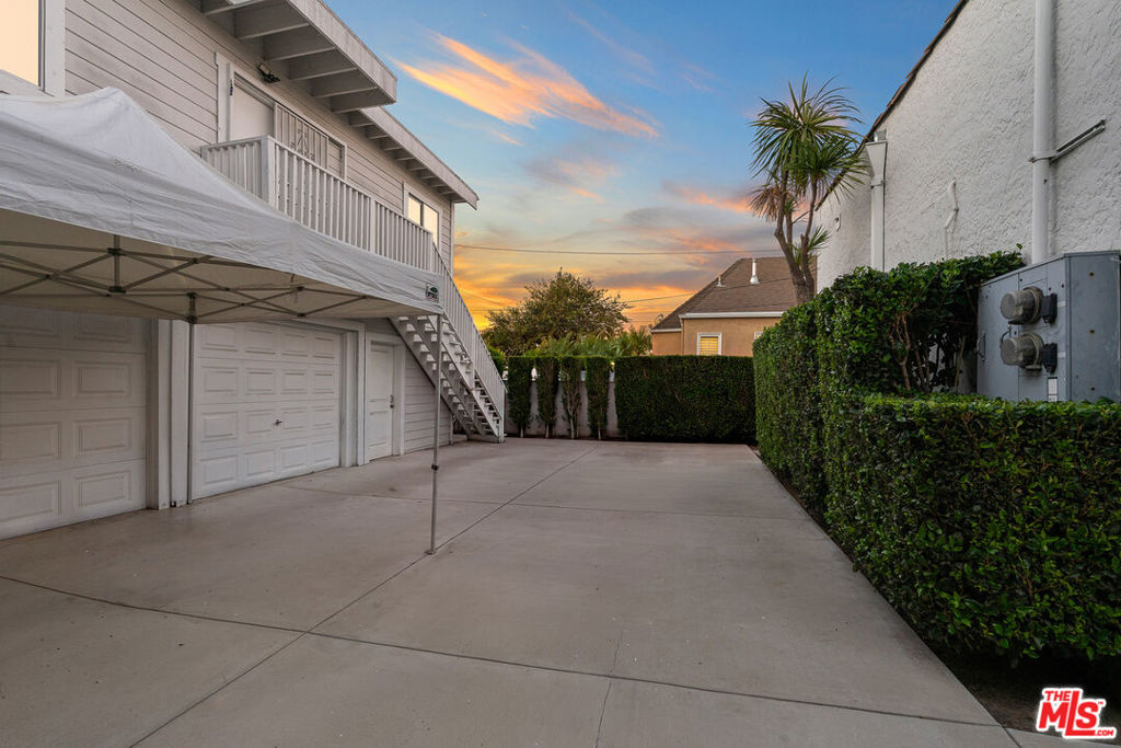 2225 Thurman Avenue, Los Angeles, CA 90016