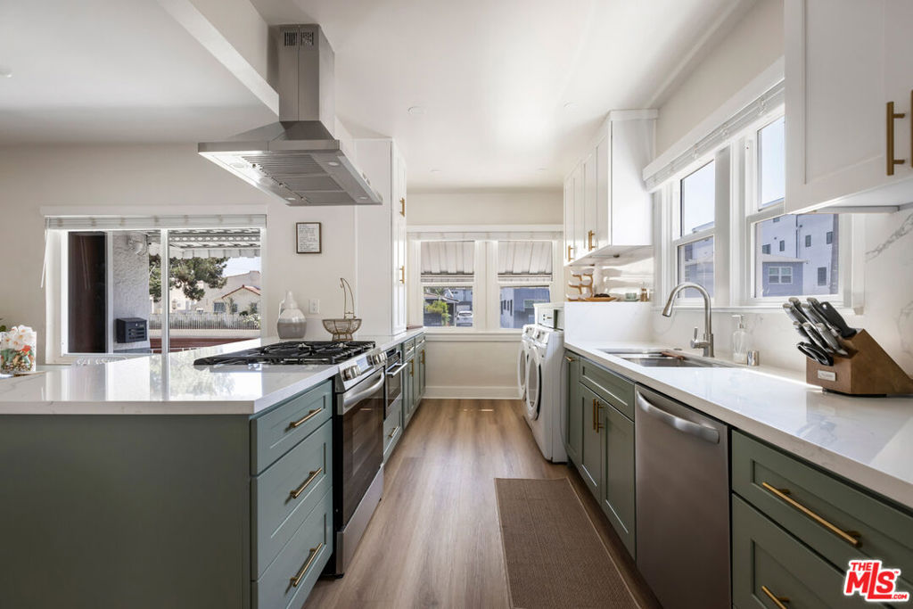 2225 Thurman Avenue, Los Angeles, CA 90016