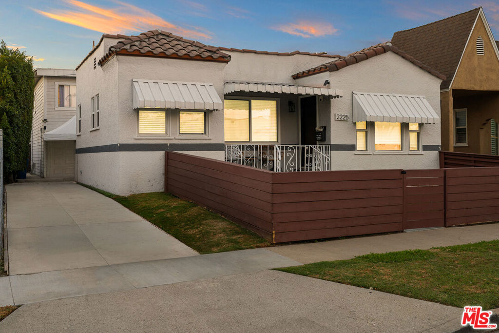 2225 Thurman Avenue, Los Angeles, CA 90016