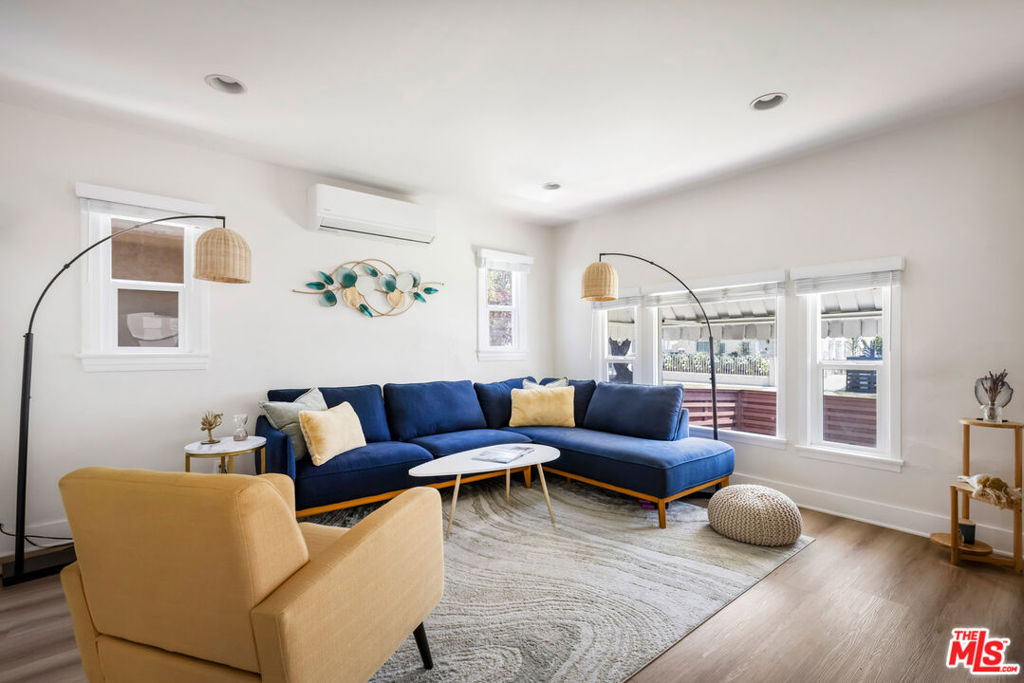 2225 Thurman Avenue, Los Angeles, CA 90016