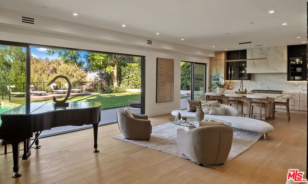 3208 Oakley Drive, Los Angeles, CA 90068
