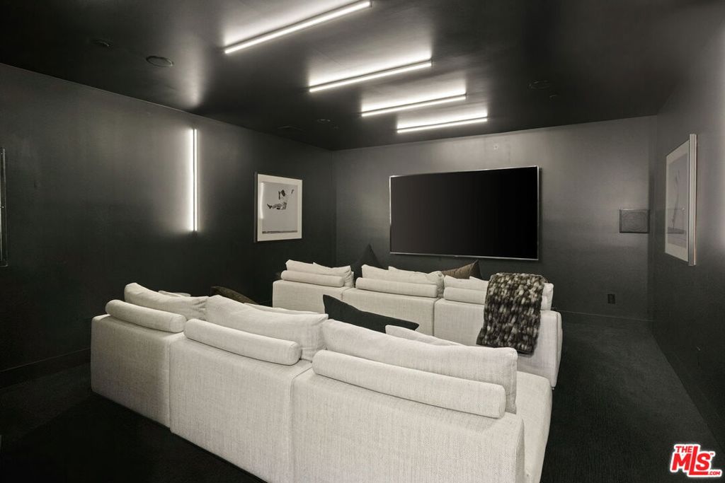 3208 Oakley Drive, Los Angeles, CA 90068