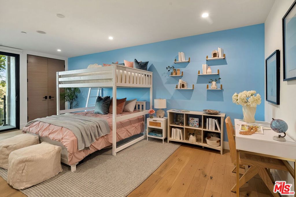 3208 Oakley Drive, Los Angeles, CA 90068