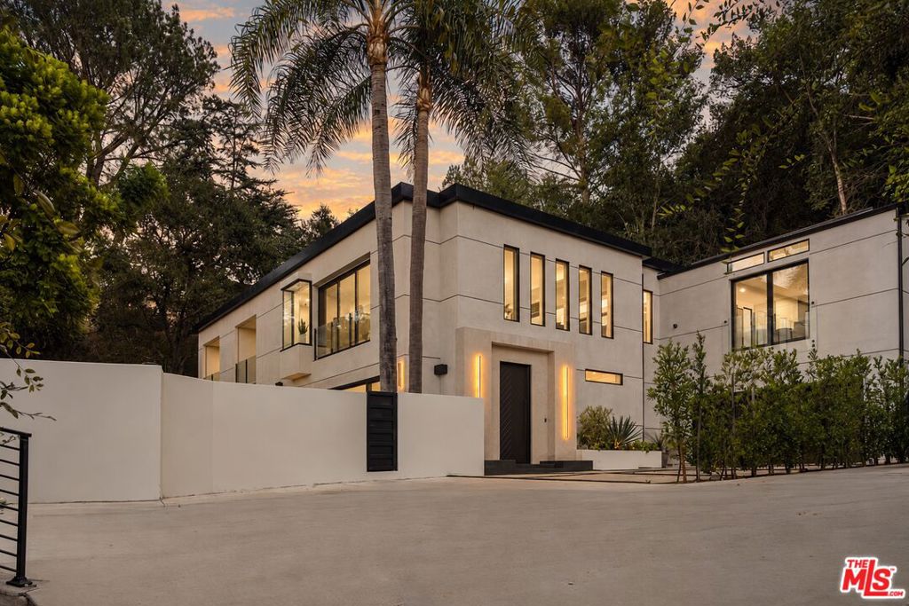 3208 Oakley Drive, Los Angeles, CA 90068
