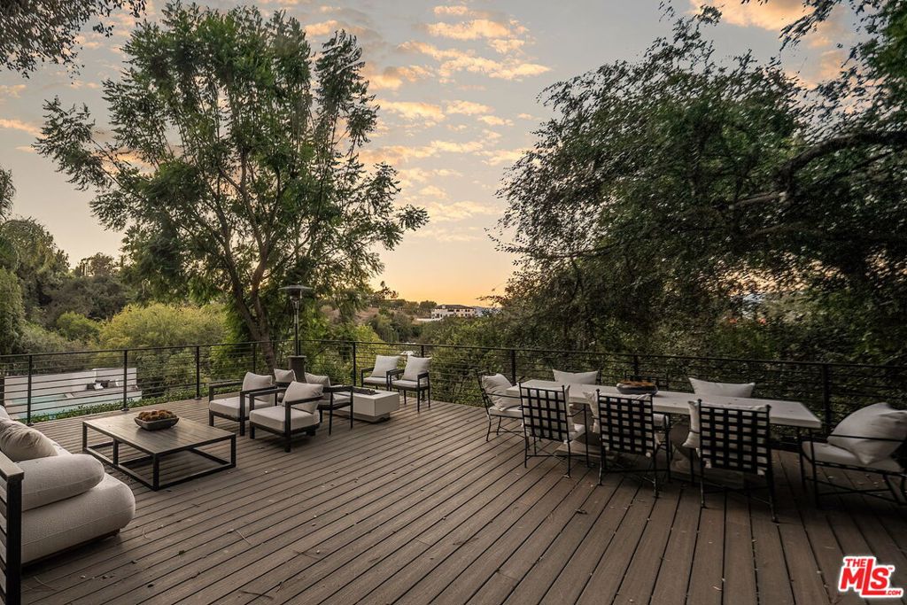 3208 Oakley Drive, Los Angeles, CA 90068