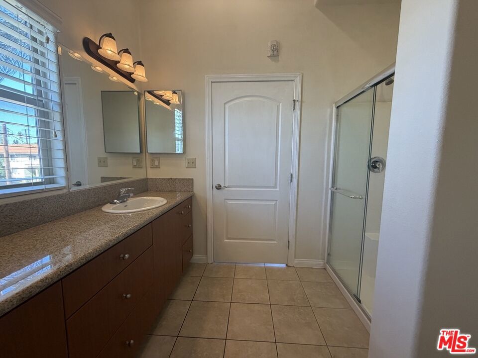 15024 Magnolia Boulevard, #101, Sherman Oaks, CA 91403