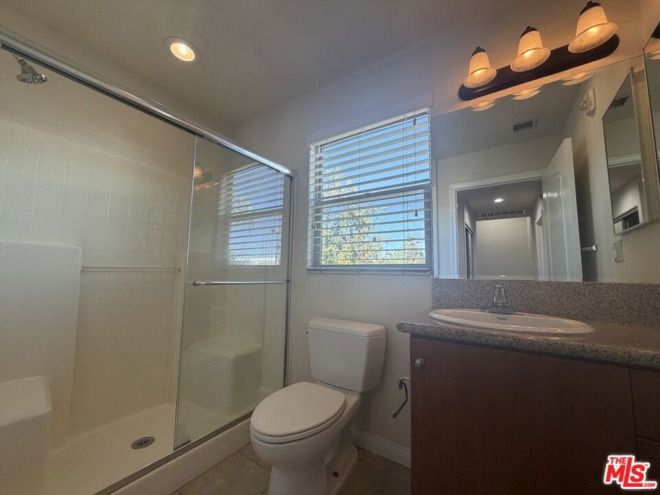 15024 Magnolia Boulevard, #101, Sherman Oaks, CA 91403