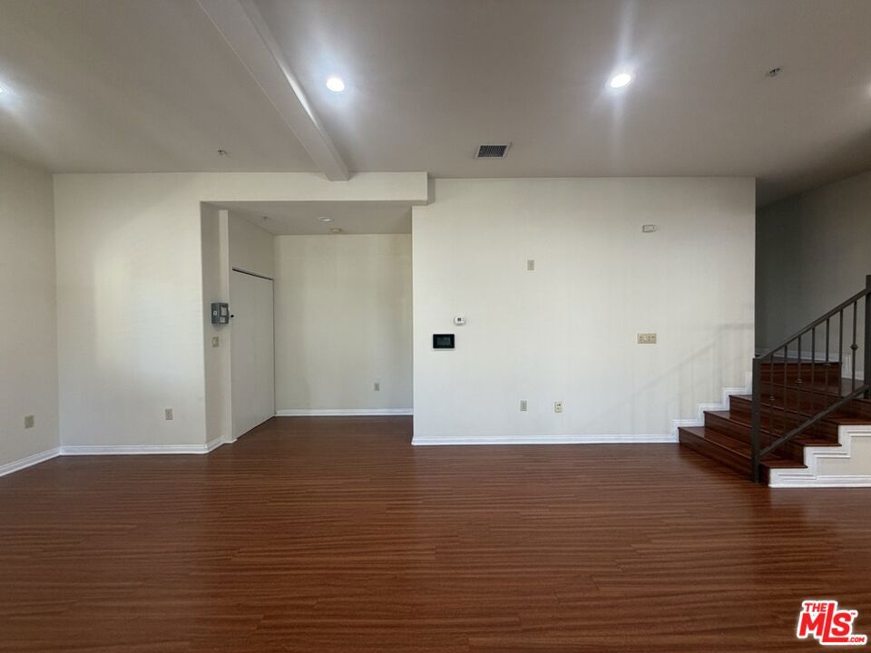 15024 Magnolia Boulevard, #101, Sherman Oaks, CA 91403