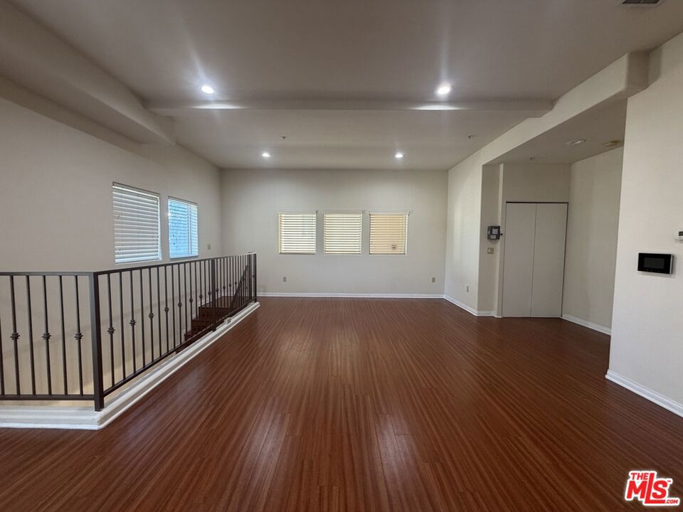 15024 Magnolia Boulevard, #101, Sherman Oaks, CA 91403