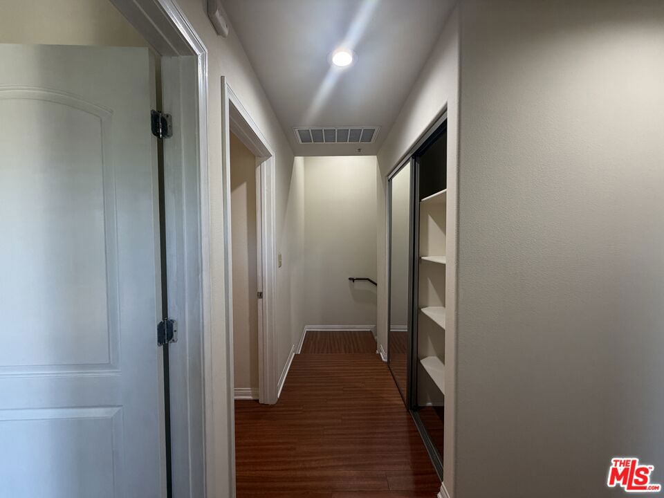 15024 Magnolia Boulevard, #101, Sherman Oaks, CA 91403