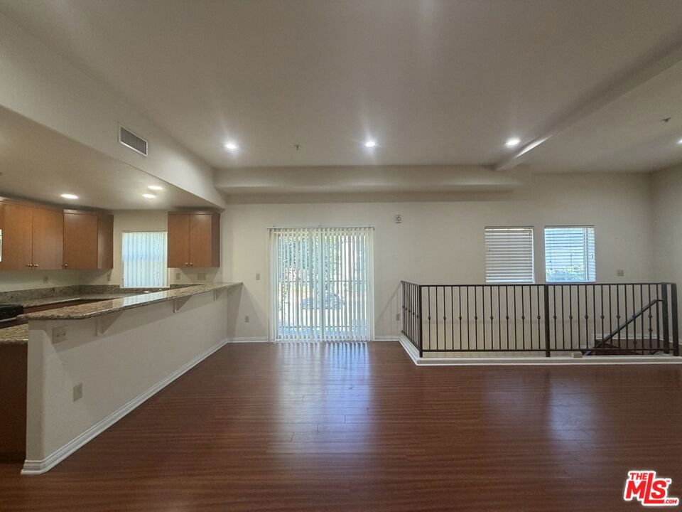 15024 Magnolia Boulevard, #101, Sherman Oaks, CA 91403