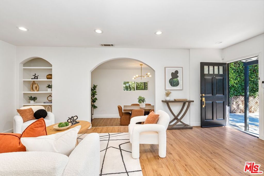3917 Beethoven Street, Los Angeles, CA 90066 3917 Beethoven Street, Los Angeles, CA 90066