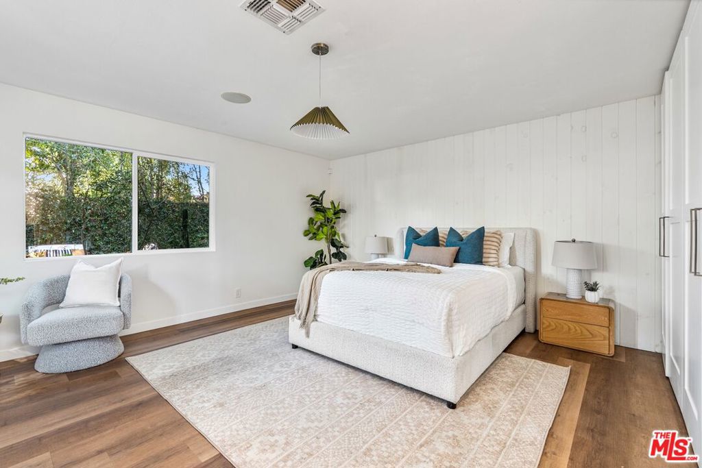 3917 Beethoven Street, Los Angeles, CA 90066