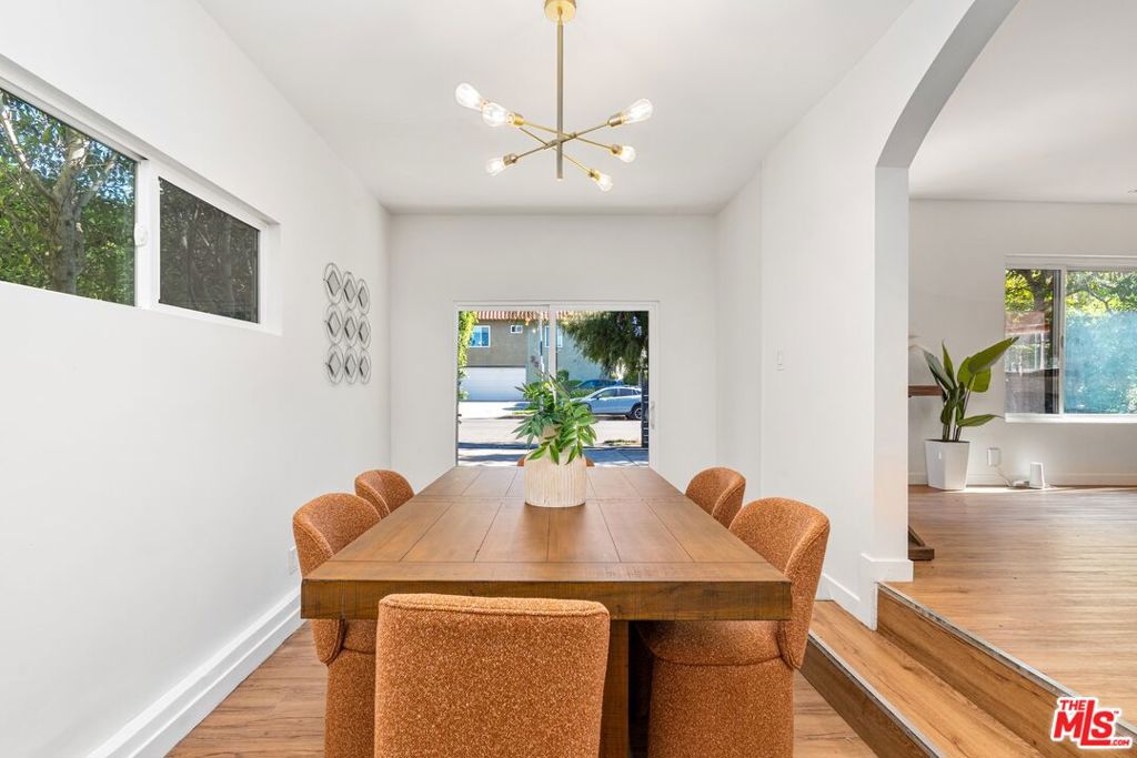 3917 Beethoven Street, Los Angeles, CA 90066