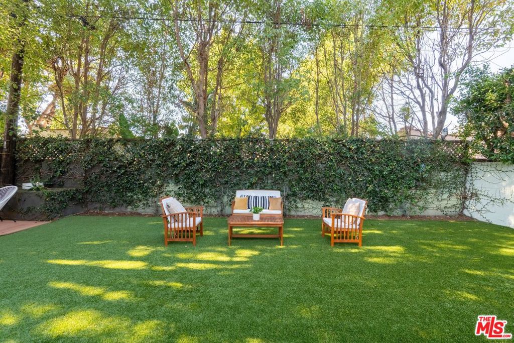 3917 Beethoven Street, Los Angeles, CA 90066